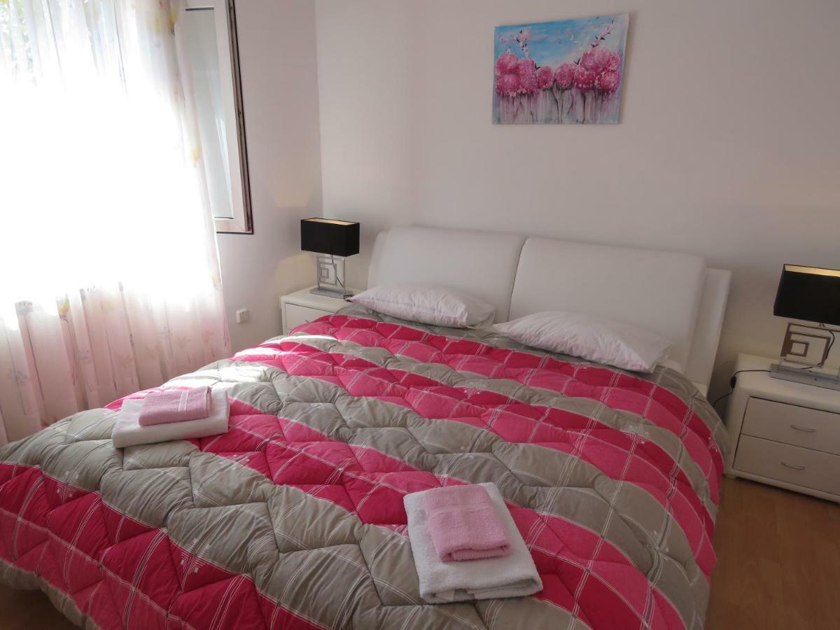 Apartment Smilje Шибеник Экстерьер фото