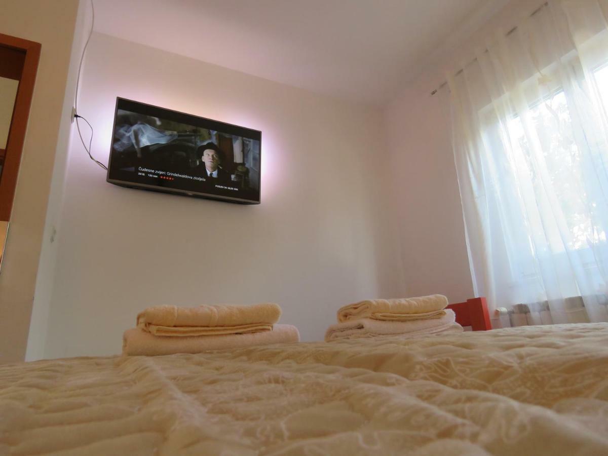 Apartment Smilje Шибеник Экстерьер фото